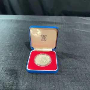 1977 Queen Elizabeth II Sterling Silver Commemorative Coin in Box