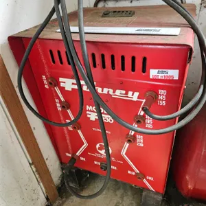 Arc Welder : Forney Model 230 (Measures: 31"H x 19"W x 21"D)