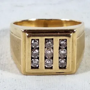 14KP ring with tested diamonds. Size 10.5