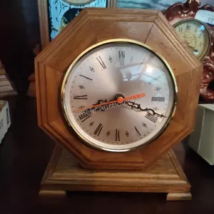 Shelf clock