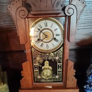 New Haven Clock Co. shelf clock