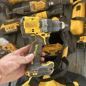 DEWALT 20V DRILL W/ CHARGER + 2 BATTERIES