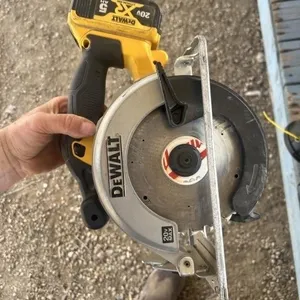 DEWALT 20V SKILSAW W/ BATTERY