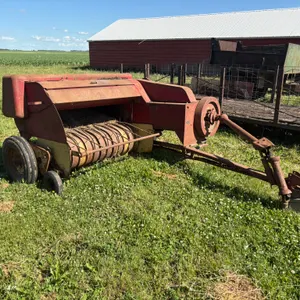 New Holland Hayliner 68 Small Square Baler, Bale Chute, 540 PTO, Twine, Bale Counter, Always Shedded