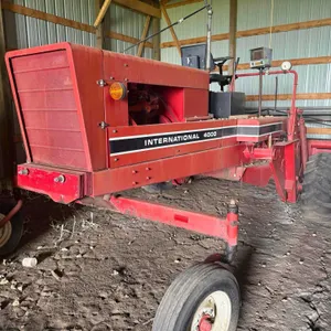 International 4000 Swather