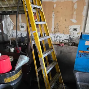 10-FT STEP LADDER