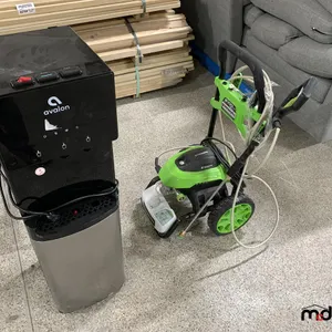 Greenworks 2,100PSI Electric Pressure Washer and Water Cooler 
 UNRESERVED