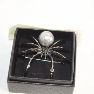 GREY PEARL STYLE SPIDER BROOCH