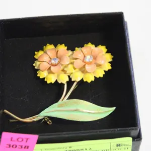 1950’S ENAMEL FLOWER BROOCH