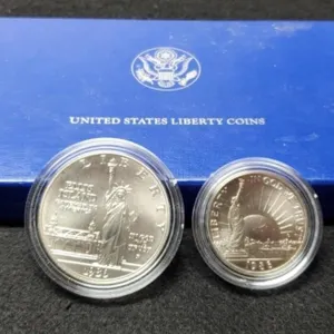 1986 2 Liberty Coin Set w/