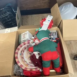 Box of Assorted Holiday D�cor