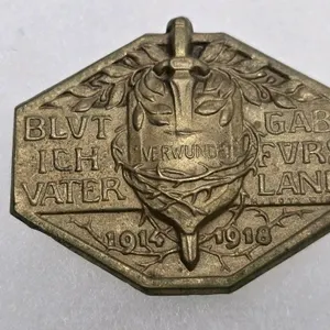 K.u.k. Cap badge - Wounded - I gave blood for the