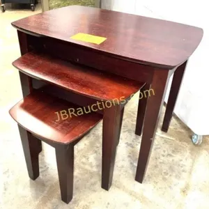 NESTING TABLES