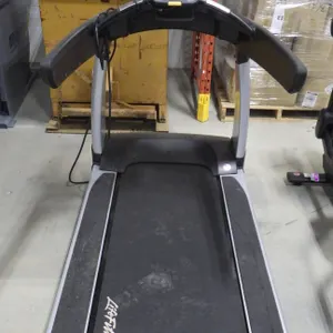 Life Fitness 95T Treadmill ***will requires 2-3 people to move & load*** Life Fitness  95T