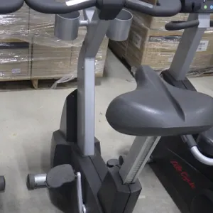 Life Fitness CLSC Exercise Bike ***will require 2-3 people to move & load*** Life Fitness   CLSC  CL
