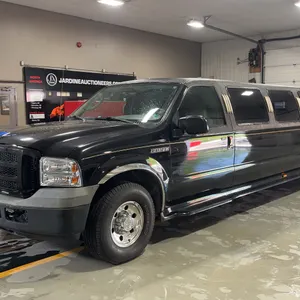 2005  Ford  Excursion  XLT 6.8L 2WD