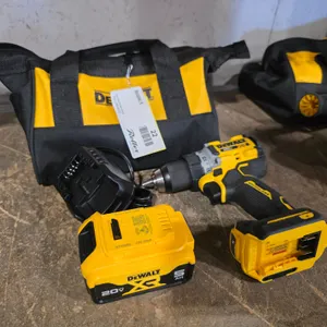Dewalt DCD800 20V XR 1/2" Cordless Drill Driver With Battery, Charger, and Bag