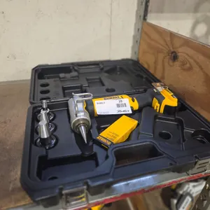 DeWalt DCE400 PEX Expander Kit, 20V, Includes Expander Heads