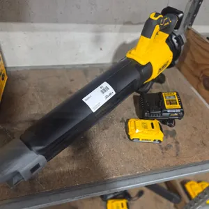 DeWalt DCBL722 20V Max Cordless Leaf Blower With Battery and Charger
