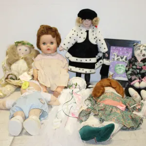 Dolls & Plush