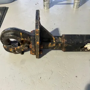 HEAVY DUTY ADJUSTABLE PINTLE HITCH