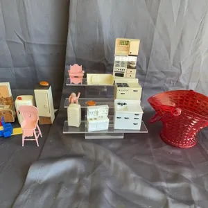 Vintage Renwal Dollhouse Kitchen Furniture Miniatu