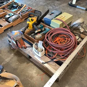 Dewalt 20v 16" chainsaw w/ assorted tools