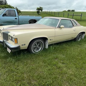 PONTAIC GRAND PRIX 2DR CAR