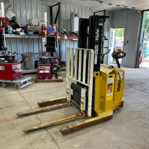 Yale Electric Pallet Stacker