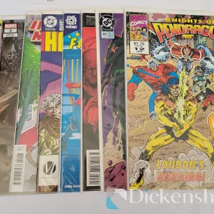 MIXED LOT OF (8) COMIC BOOKS