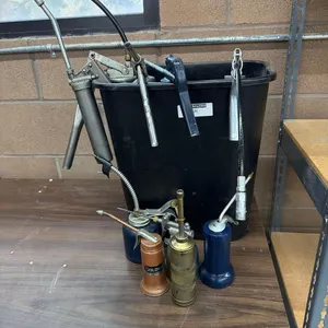 LOT OF GREASE GUNS & OIL CANS