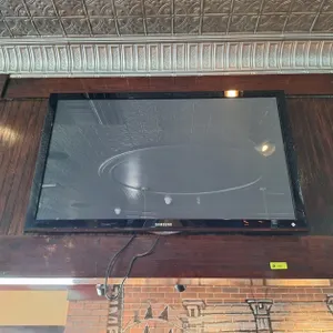 Samsung 55" LED Flat Screen TV with Wall Mount