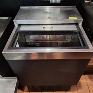 GlasTender Beverage Cooler, Model: H-24-B1, 24"x24"x38"