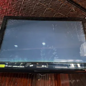 42" LED Flat Screen TV with Wall Mount