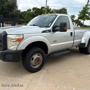 2016 Ford F350 Super Duty pickup truck