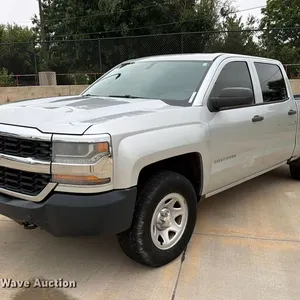 2016 Chevrolet Silverado 1500 Crew Cab pickup truck