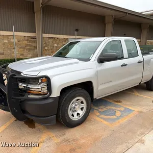 2017 Chevrolet Silverado 1500 Ext. Cab pickup truck