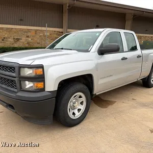 2015 Chevrolet Silverado 1500 Ext. Cab pickup truck