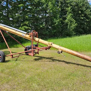 AUGER : Westfield 7" x 36ft Grain Auger w/10hp Engine