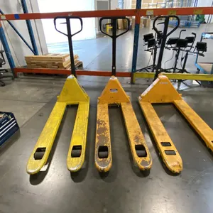 GROUP OF (3) 2500KG CAPACITY YELLOW PALLET JACKS