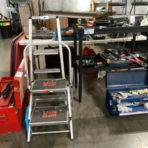 LARGE GROUP OF ASSORTED POWER TOOLS, HAND TOOLS, TOOL BOXES, LADDERS, TABLES, PARTS