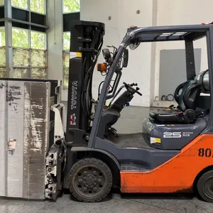 2013 TOYOTA 8FGCU25 SIT DOWN COUNTERBALANCE PROPANE, 10 CLAMP FORKLIFT, SERIAL #18503,