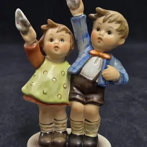 Goebel Hummel "Auf Wiedersehen" (Goodbye) model,