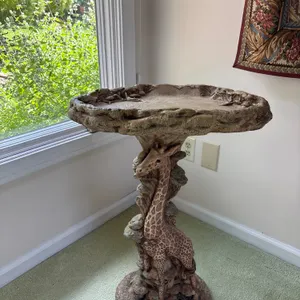 WatNature Outdoor Birdbath with Giraffe and Tree Trunk