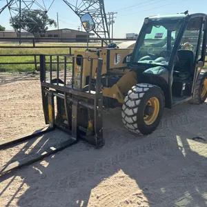 2008 CATERPILLAR TH255 5500 LB TELESCOPIC FORKLIFT SN: TB500138
