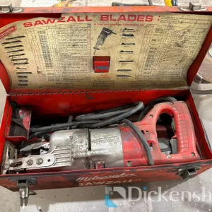 MILWAUKEE SAWZALL WITH CASE