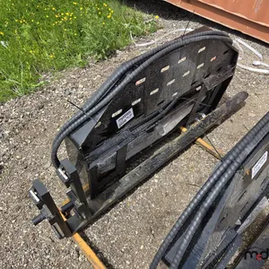2026 GIYI Skid Steer Side Shift Fork
 UNRESERVED