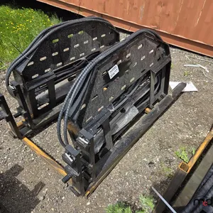 2026 GIYI Skid Steer Side Shift Fork
 UNRESERVED