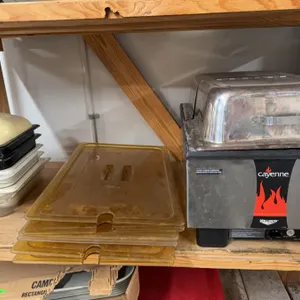 Cayenne Vollrath Food Warmer With Lids and Food Pans