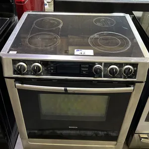 BOSCH 4-BURNER FLAT TOP RANGE WITH CONVECTION OVEN